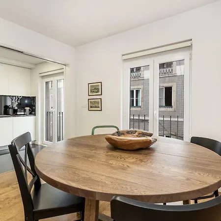 Charming In Typical District Appartement Lisboa