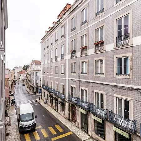 Charming In Typical District * Lisboa